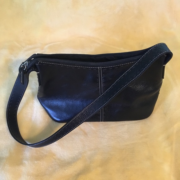 ✨HOST PICK✨ Fossil black leather purse - Picture 7 of 9